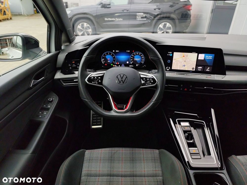 Volkswagen Golf - 16