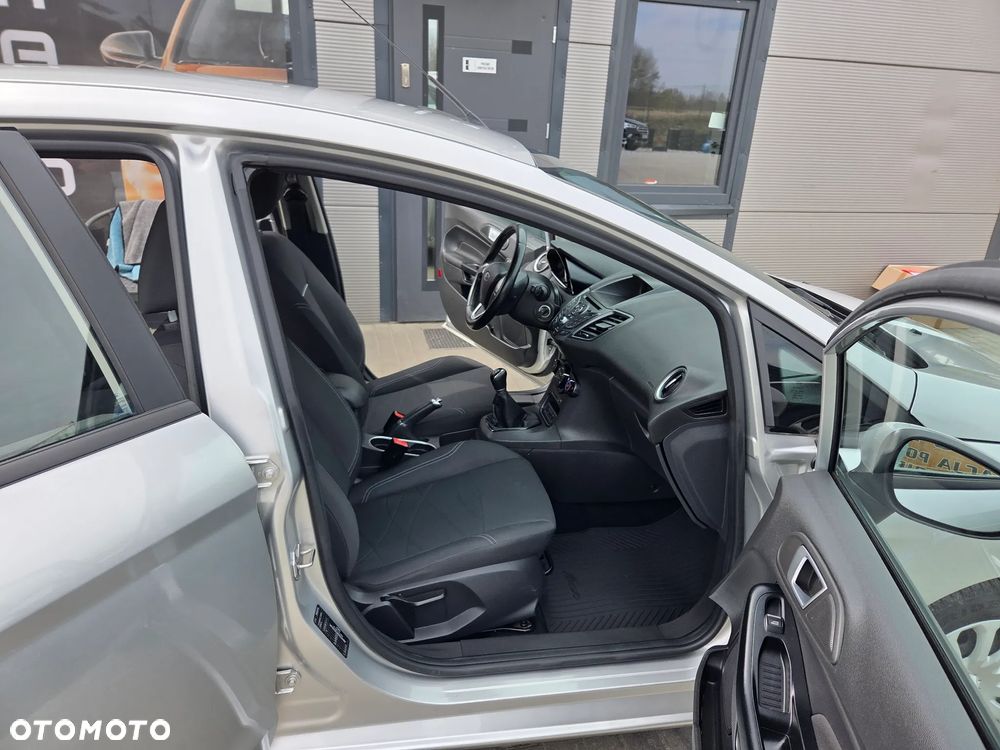 Ford Fiesta 1.5 TDCi ST&St Titanium - 12
