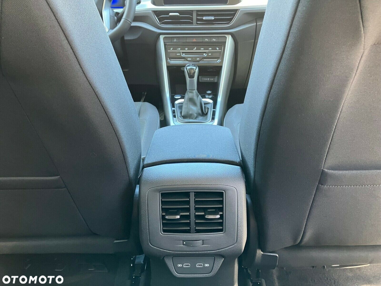 Volkswagen T-Roc - 27