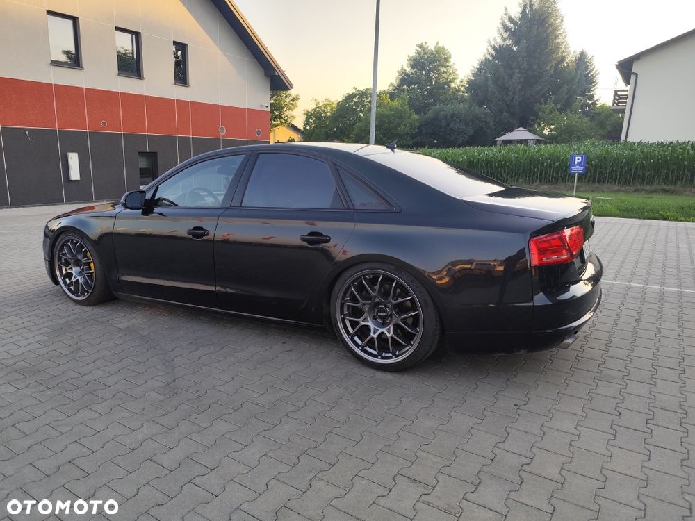 Audi A8 - 1