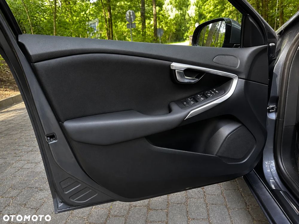 Volvo V40 D2 Momentum - 18