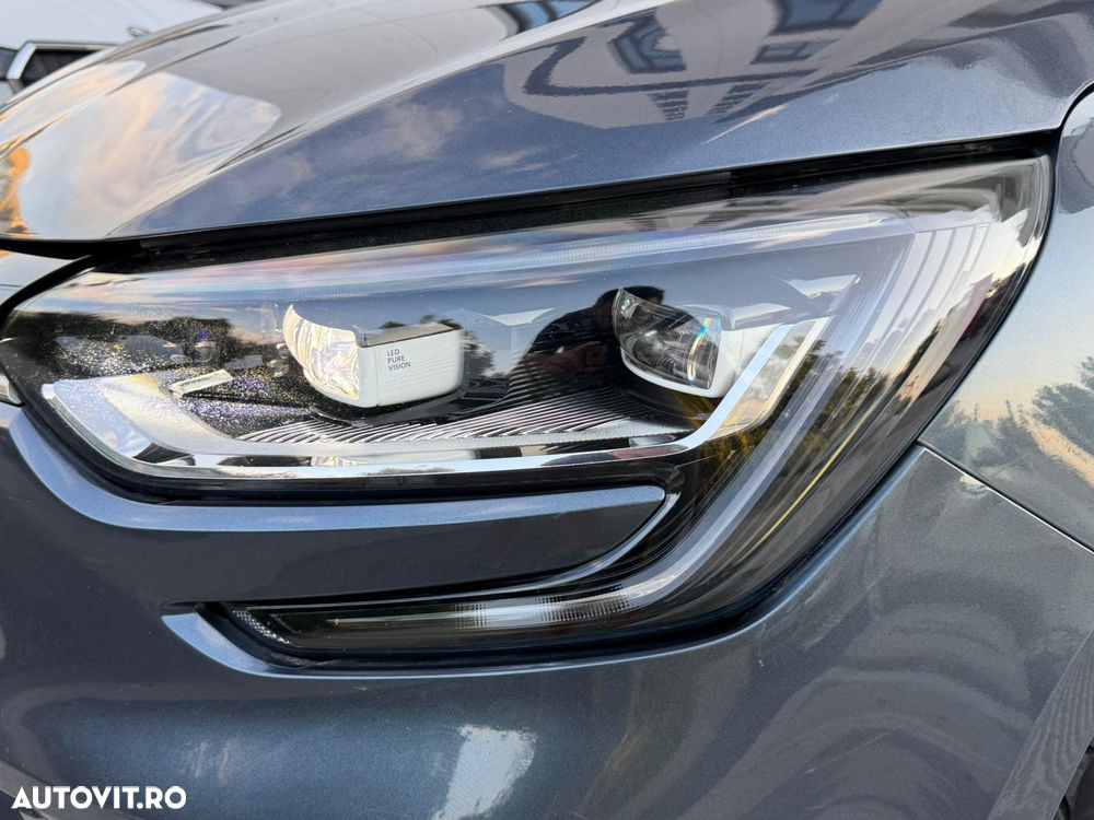 Renault Megane ENERGY TCe 140 EDC BOSE EDITION - 11