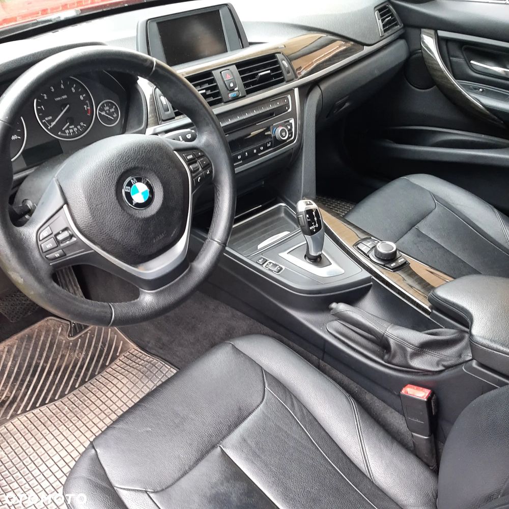 BMW Seria 3 328i xDrive - 4