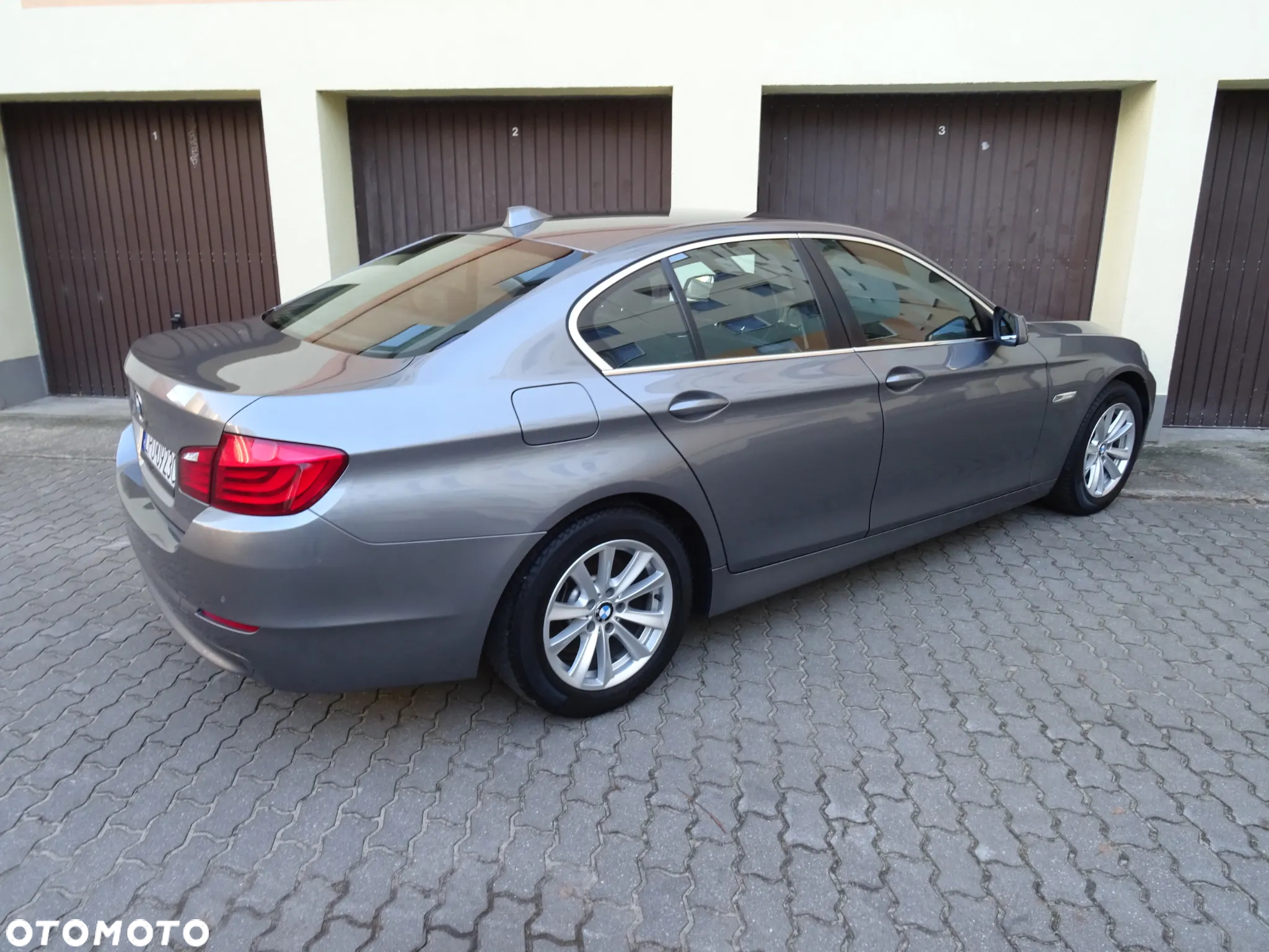 BMW Seria 5 520d - 24