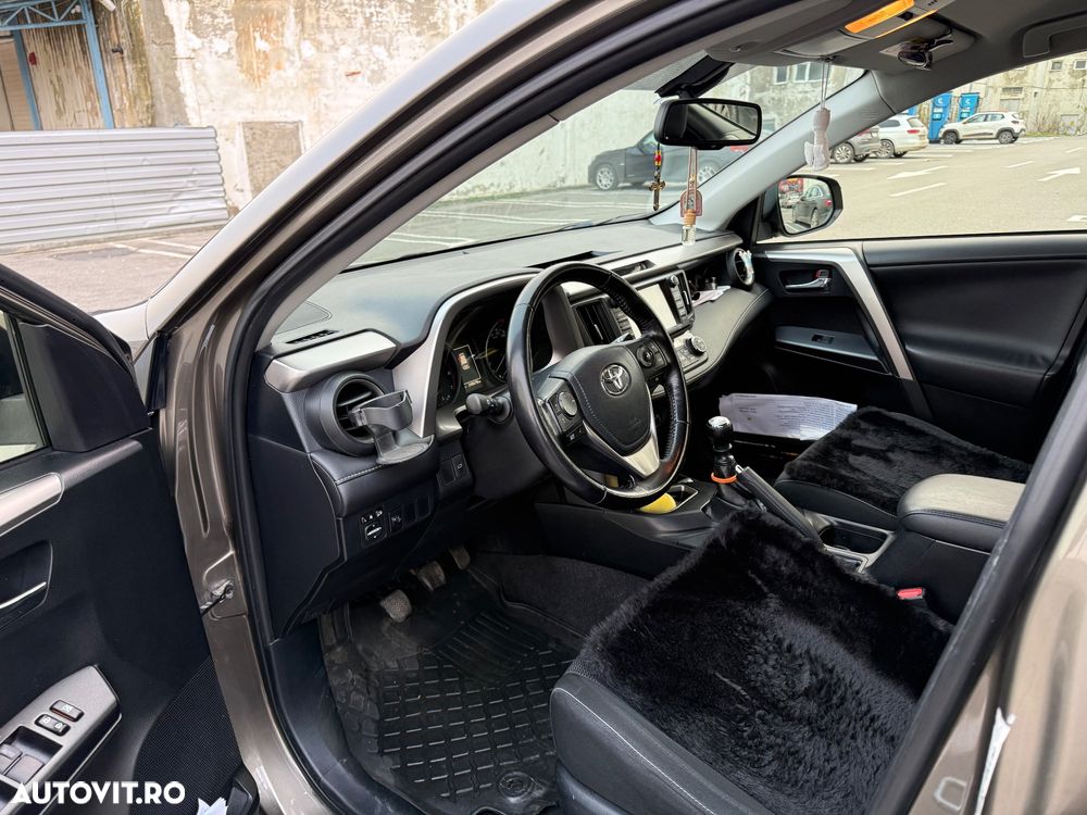 Toyota RAV4 2.0 D-4D 2WD Comfort - 7