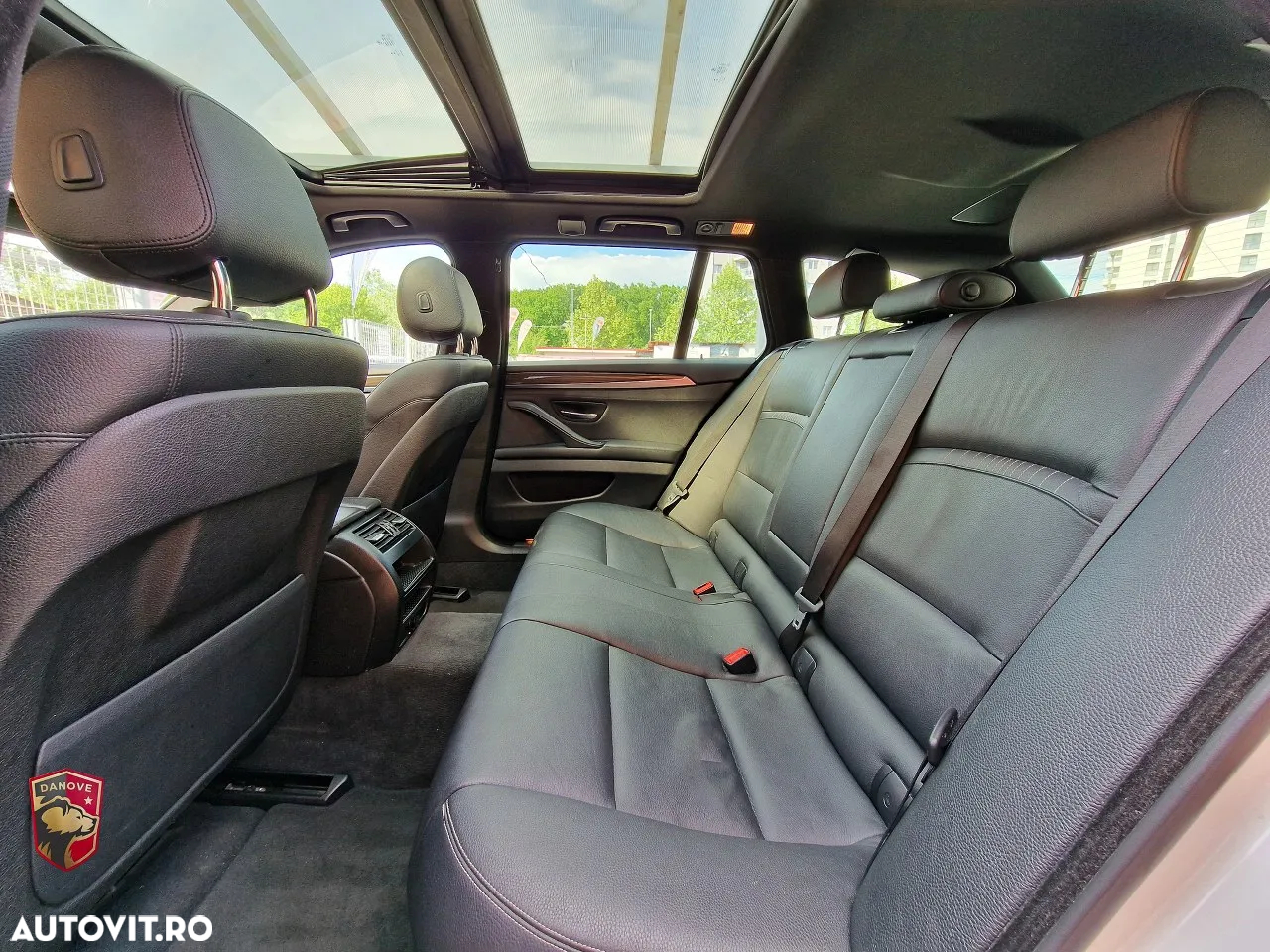 BMW Seria 5 520d xDrive Touring Aut. Luxury Line - 7