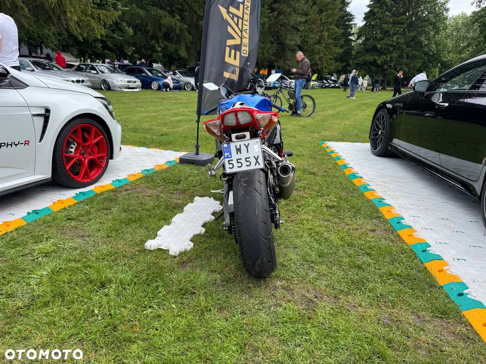 Suzuki GSX-R - 16