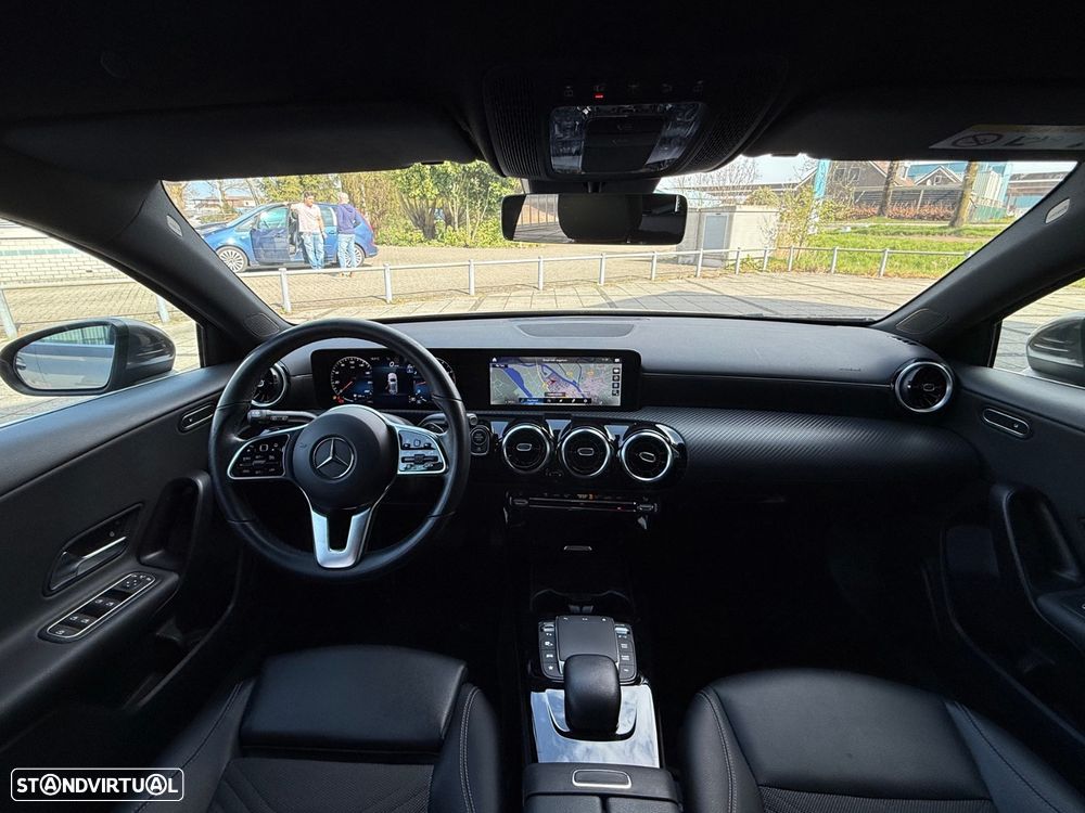 Mercedes-Benz A 180 7G-DCT Special Edition - 16