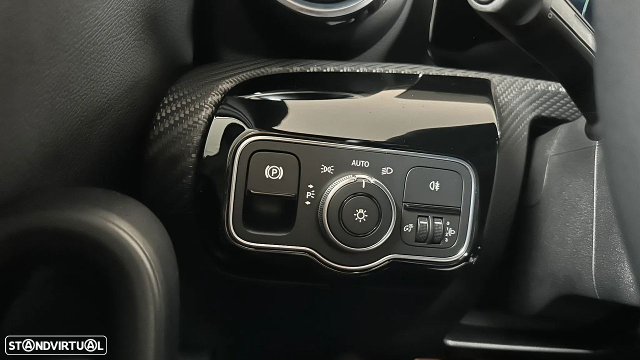 Mercedes-Benz CLA 180 d Progressive - 24