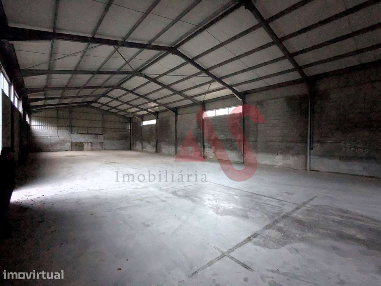 Armazém para arrendamento, com 613 m², em Rego, Celorico de Basto - Grande imagem: 3/5