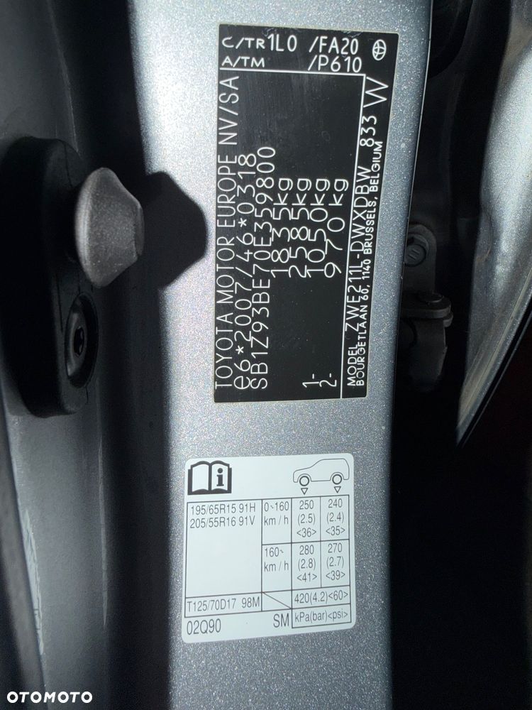 Toyota Corolla - 12