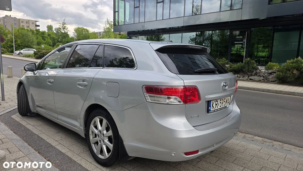 Toyota Avensis 2.2 D-4D Prestige - 4