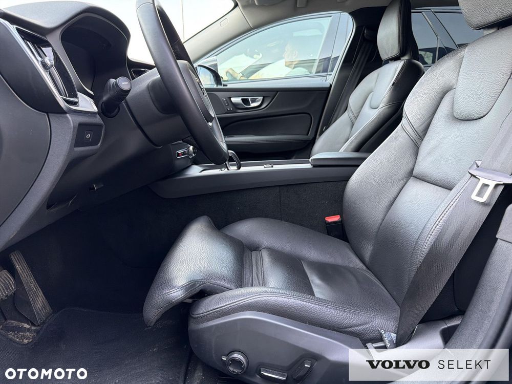 Volvo V60 Cross Country - 11