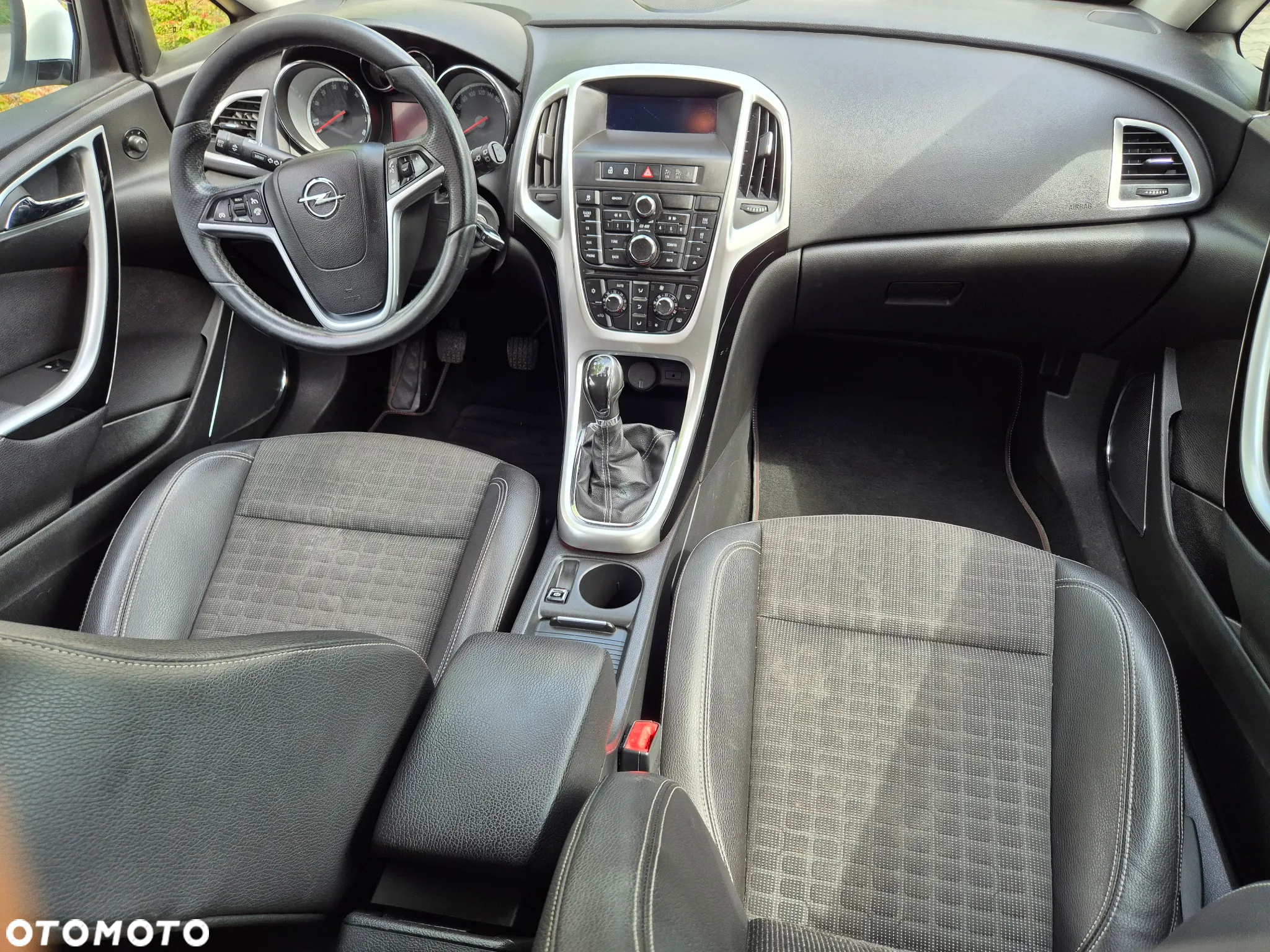 Opel Astra IV GTC 1.4 T Sport - 10