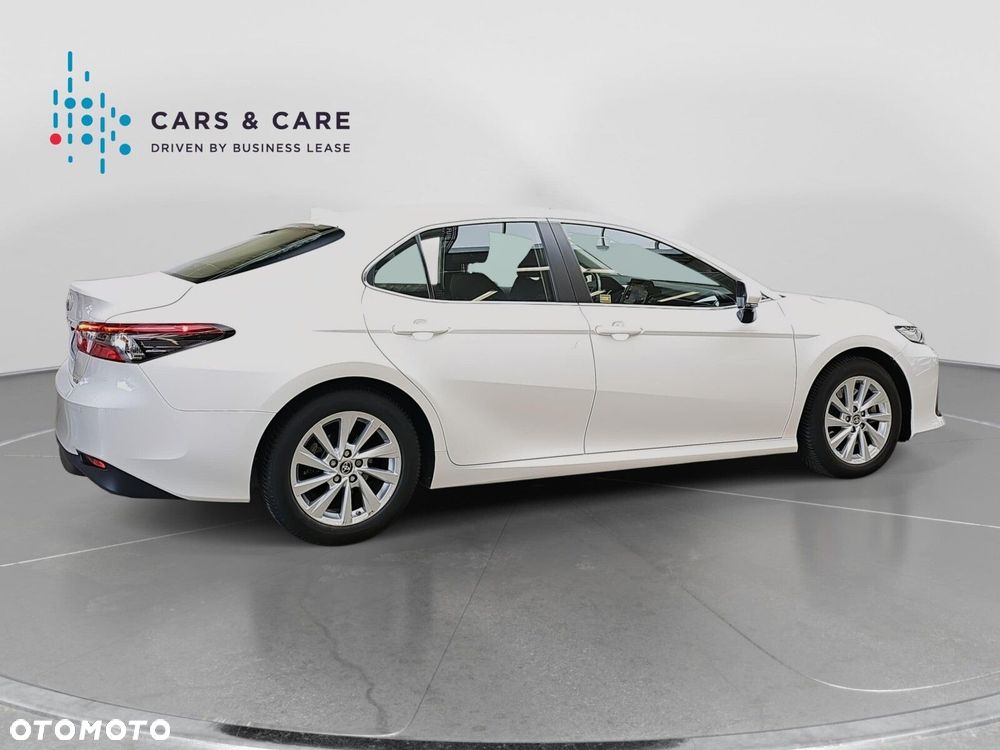 Toyota Camry 2.5 Hybrid Comfort CVT - 24