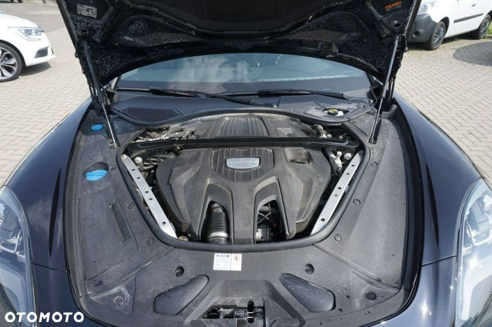 Porsche Panamera 4 - 12
