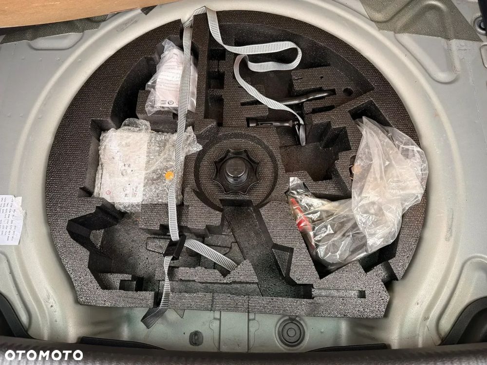 Volkswagen Golf Plus 1.2 TSI BlueMotion Technology MATCH - 34