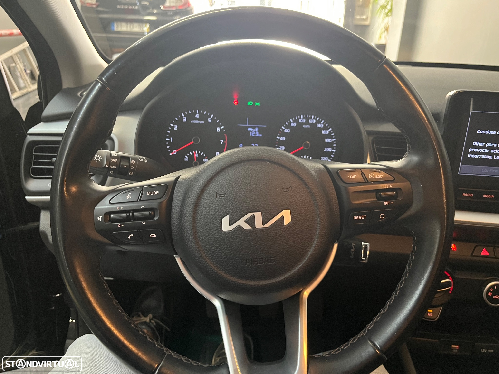 Kia Stonic 1.2 Dynamic - 23