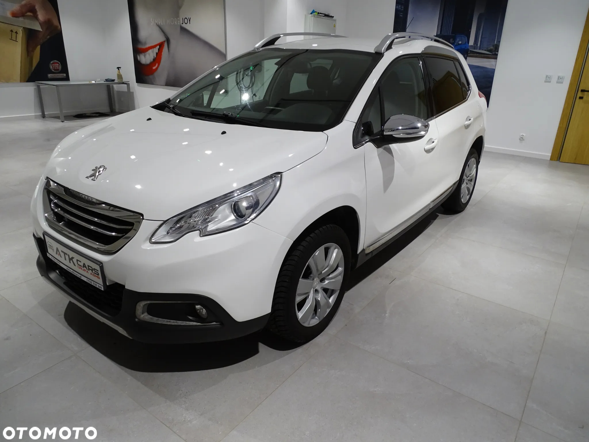 Peugeot 2008 1.6 e-HDi Allure S&S - 3