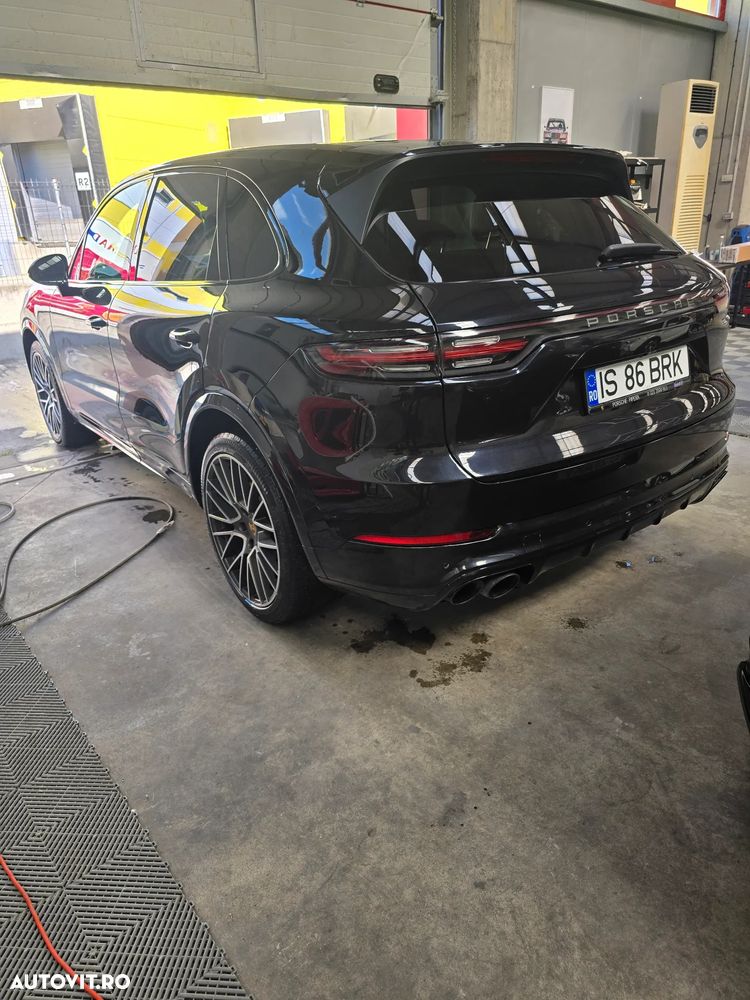 Porsche Cayenne - 30