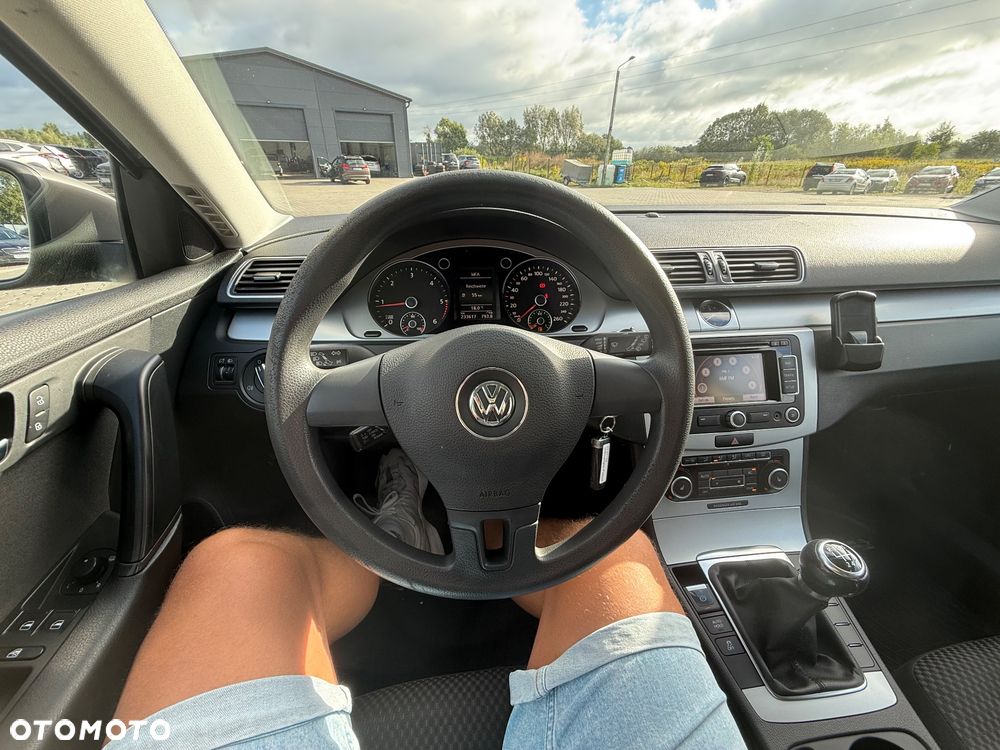 Volkswagen Passat 2.0 Blue TDI SCR Comfortline - 22