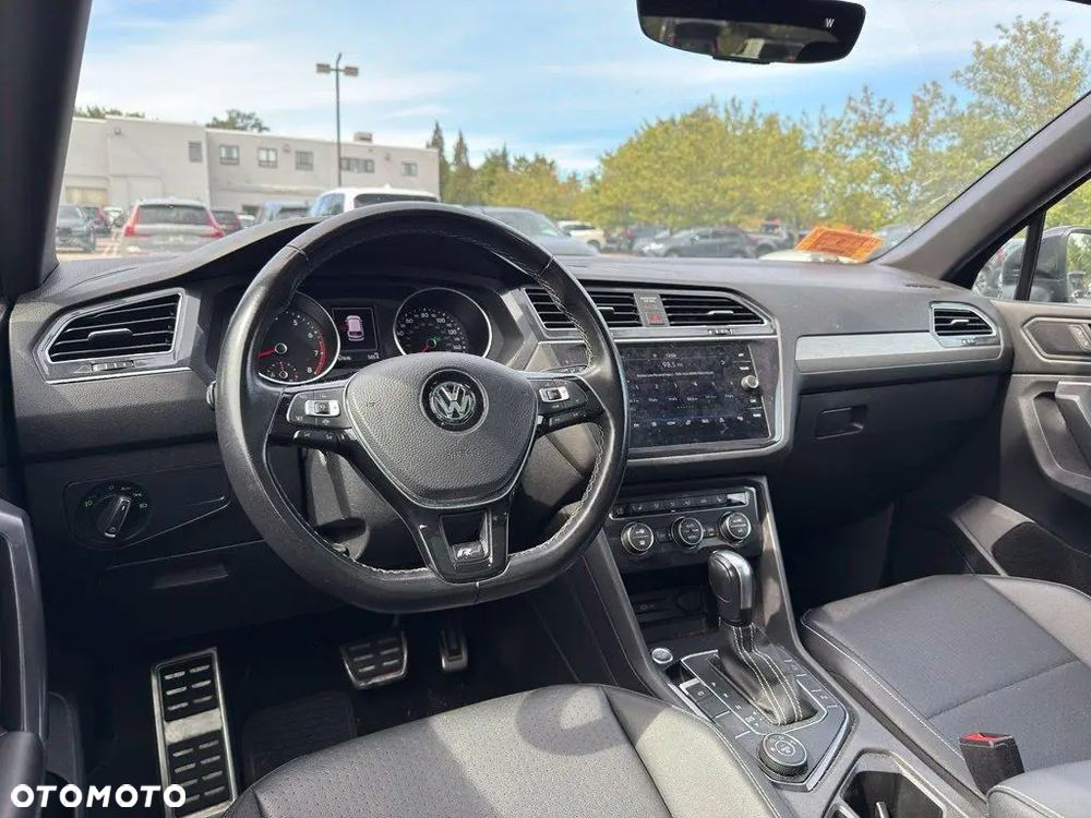 Volkswagen Tiguan - 12