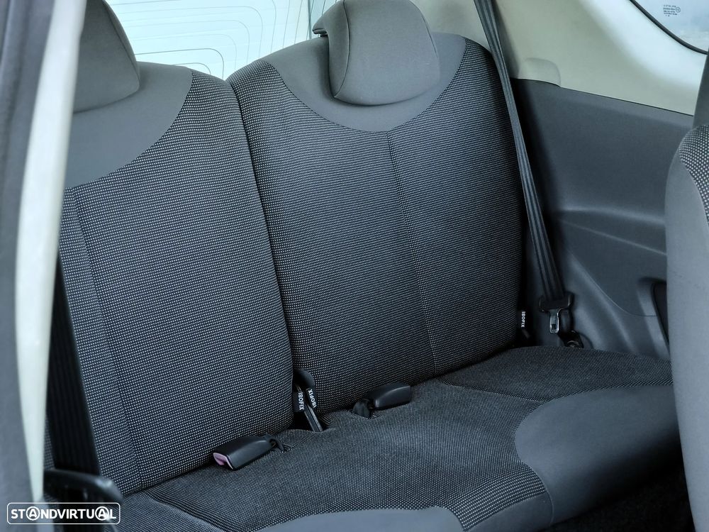 Peugeot 107 1.0 Urban - 12