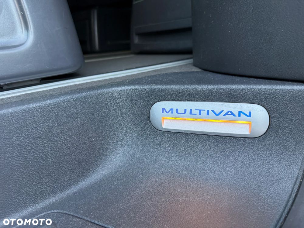 Volkswagen Multivan - 25