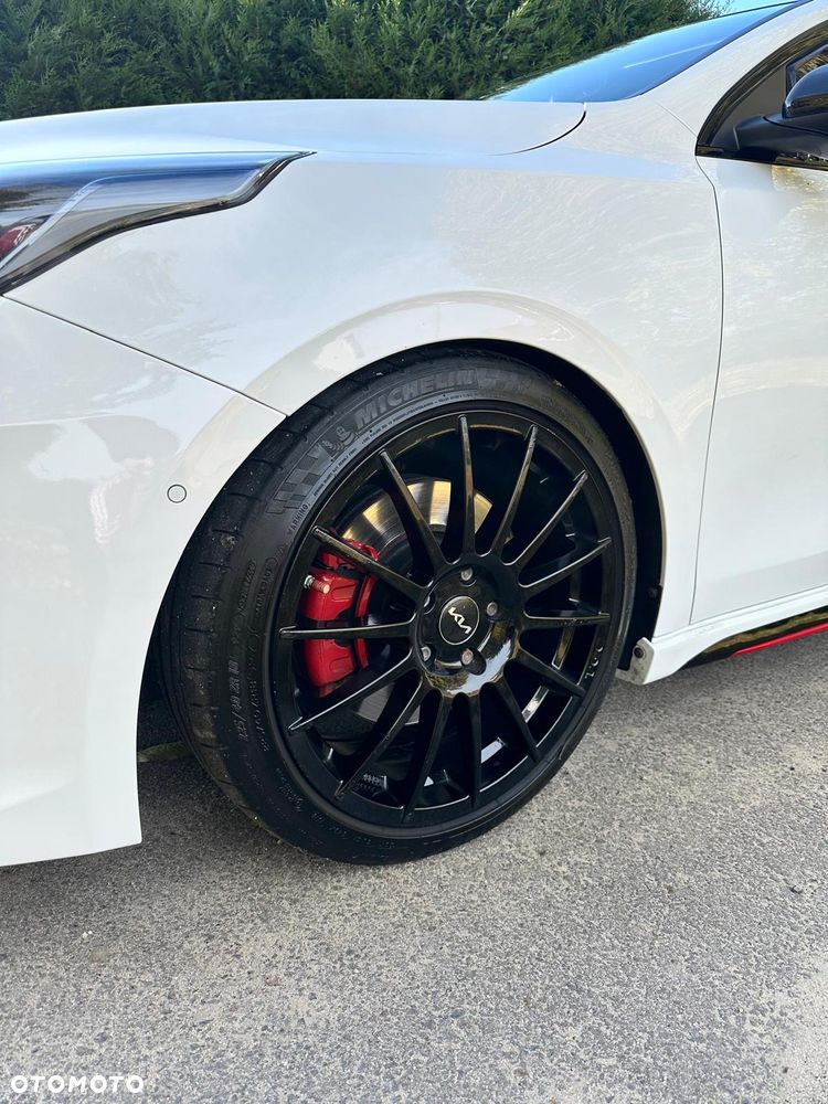 Kia Ceed - 13