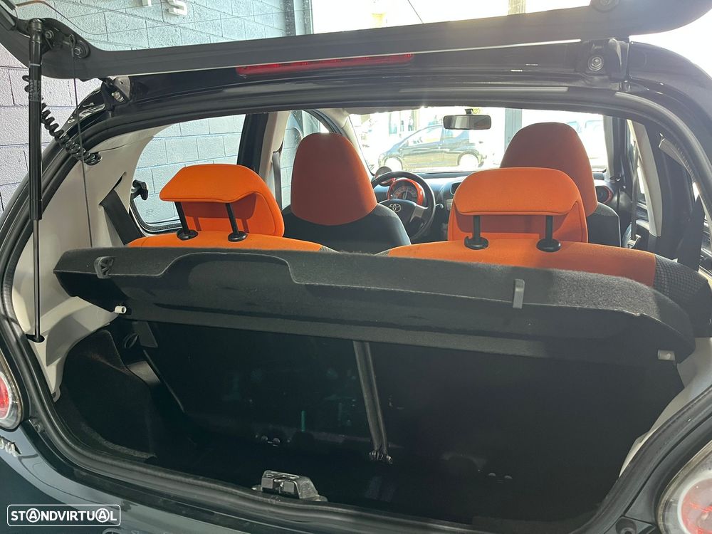 Toyota Aygo 1.0 + Sport Pack VSC - 19