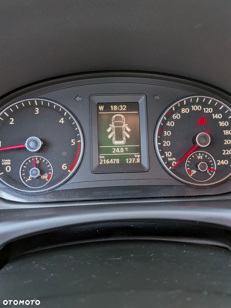Volkswagen Touran - 19