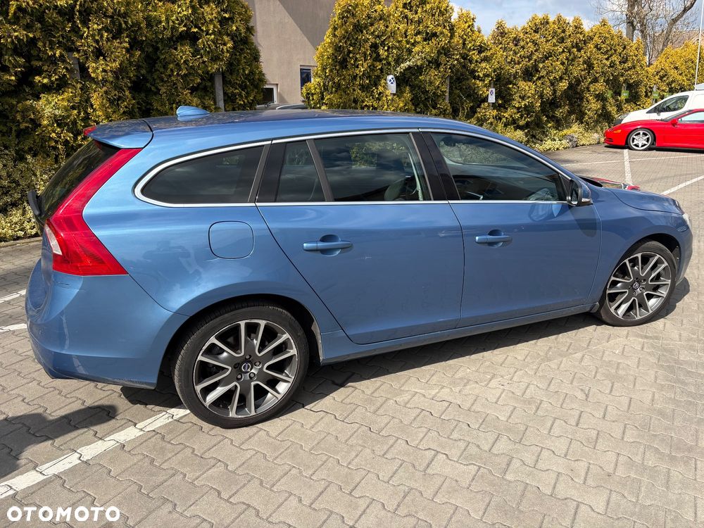 Volvo V60 D4 Drive-E Momentum - 16