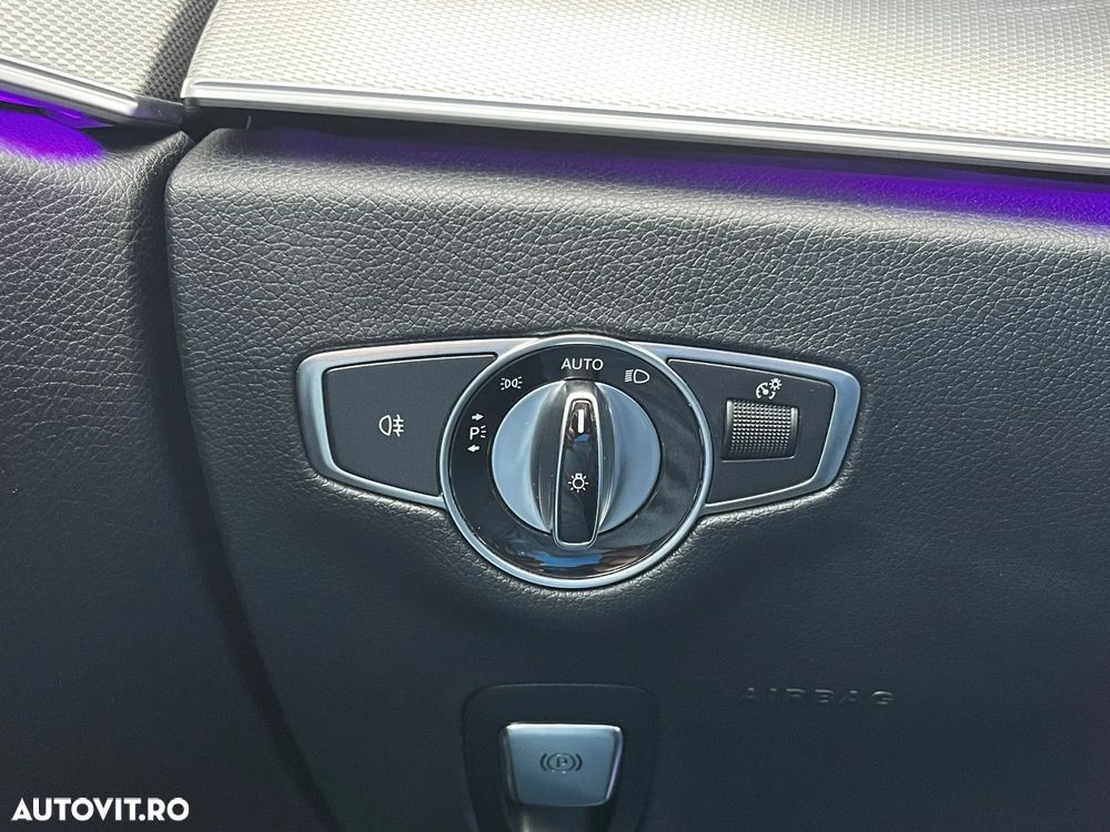 Mercedes-Benz E 200 4Matic T 9G-TRONIC - 19