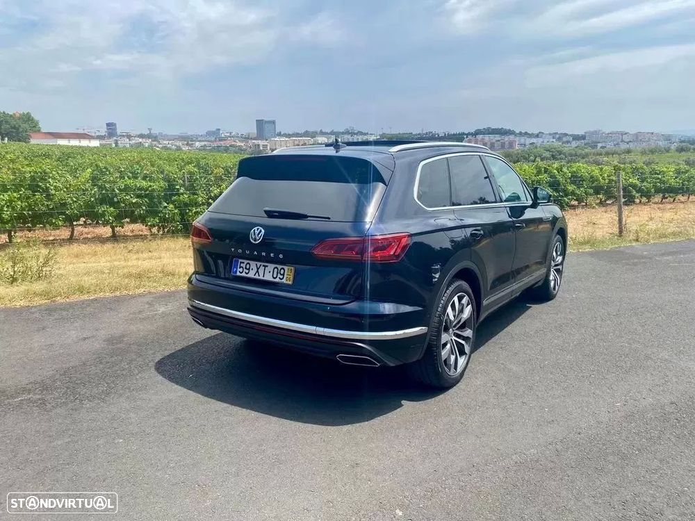 VW Touareg 3.0 TDI V6 Elegance Plus foto 4