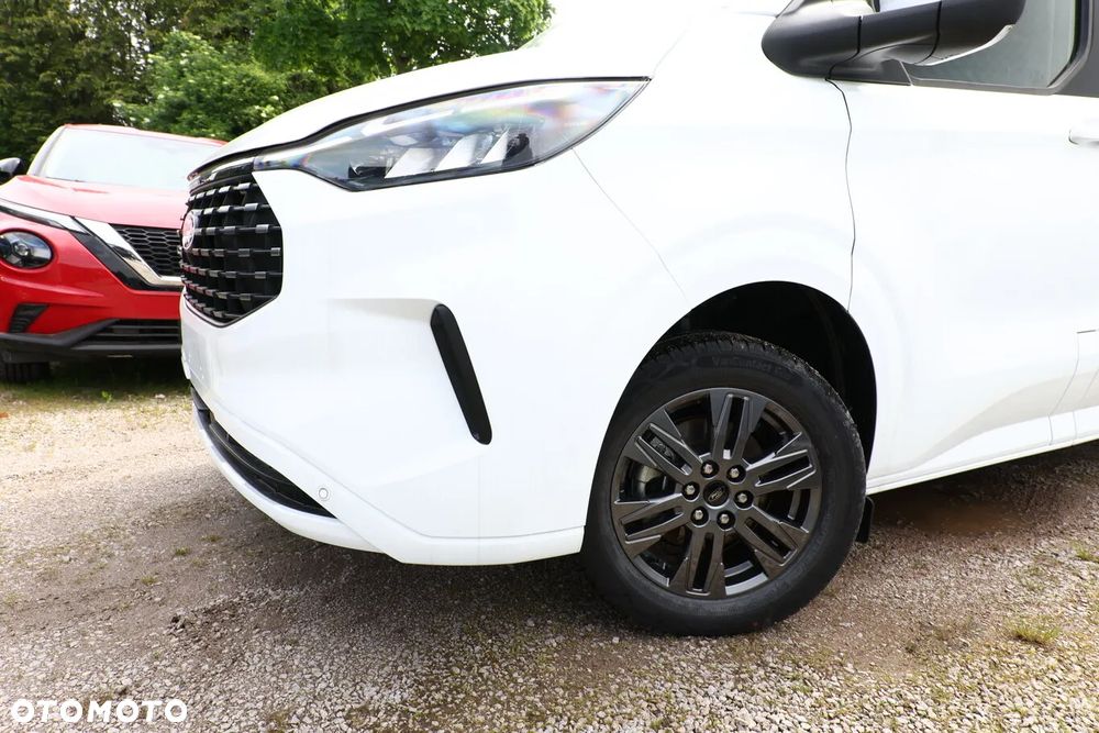 Ford Tourneo Custom - 10
