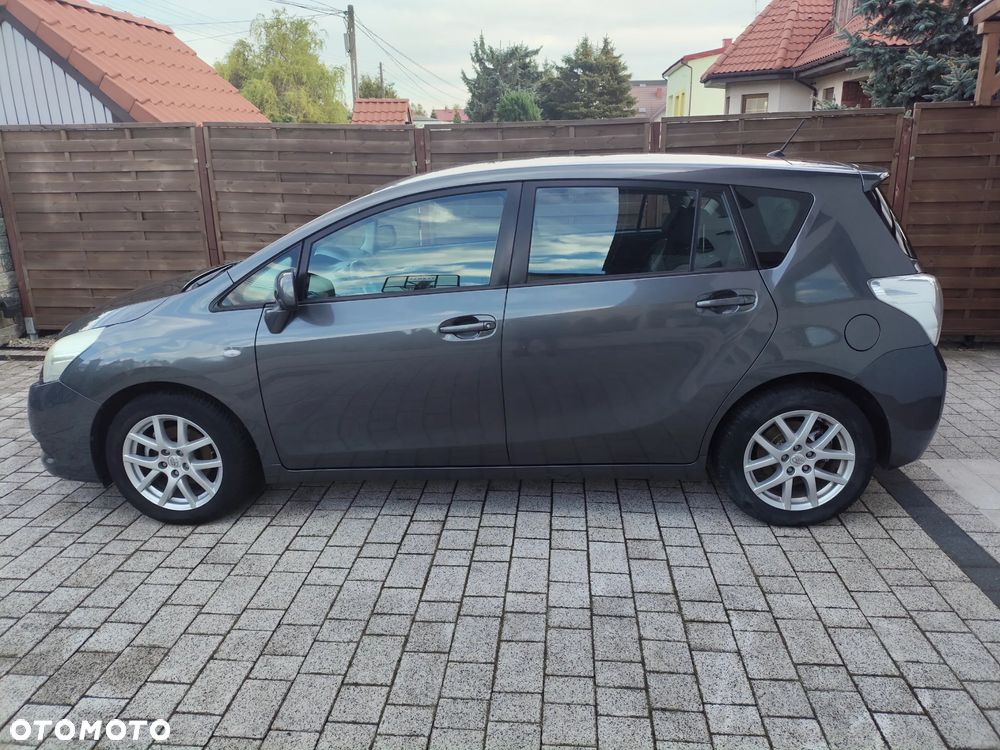 Toyota Verso - 1