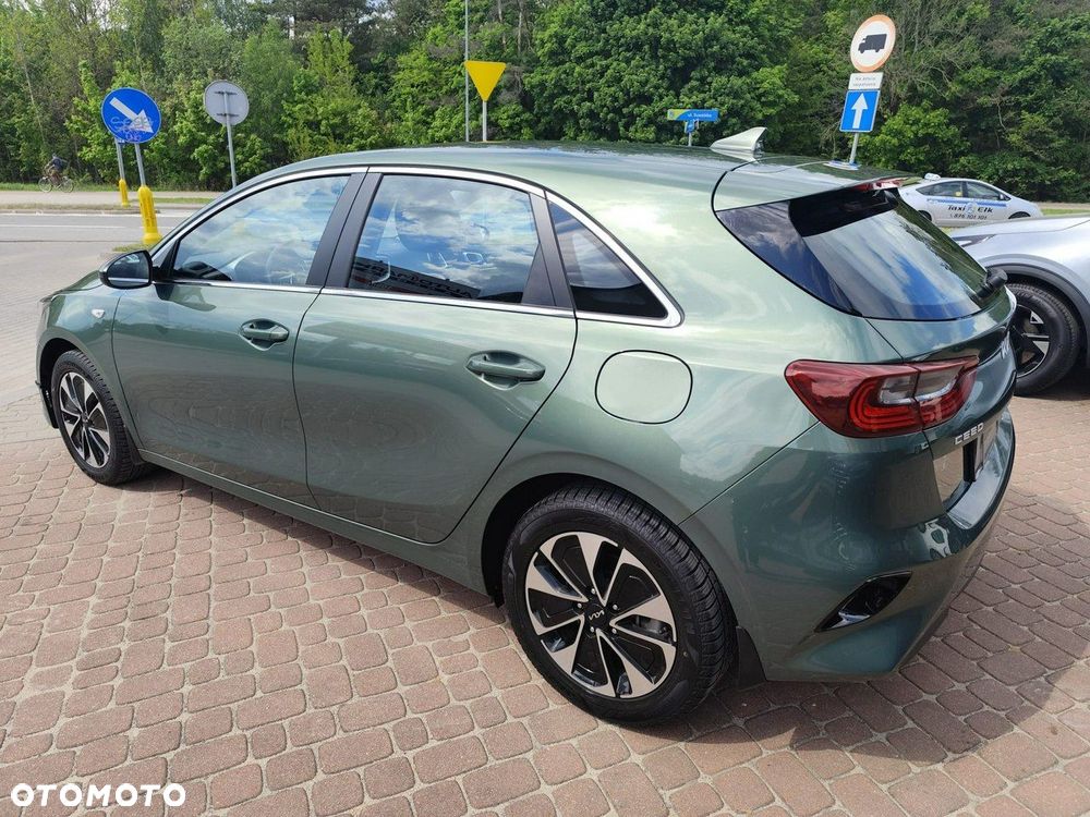 Kia Ceed - 10