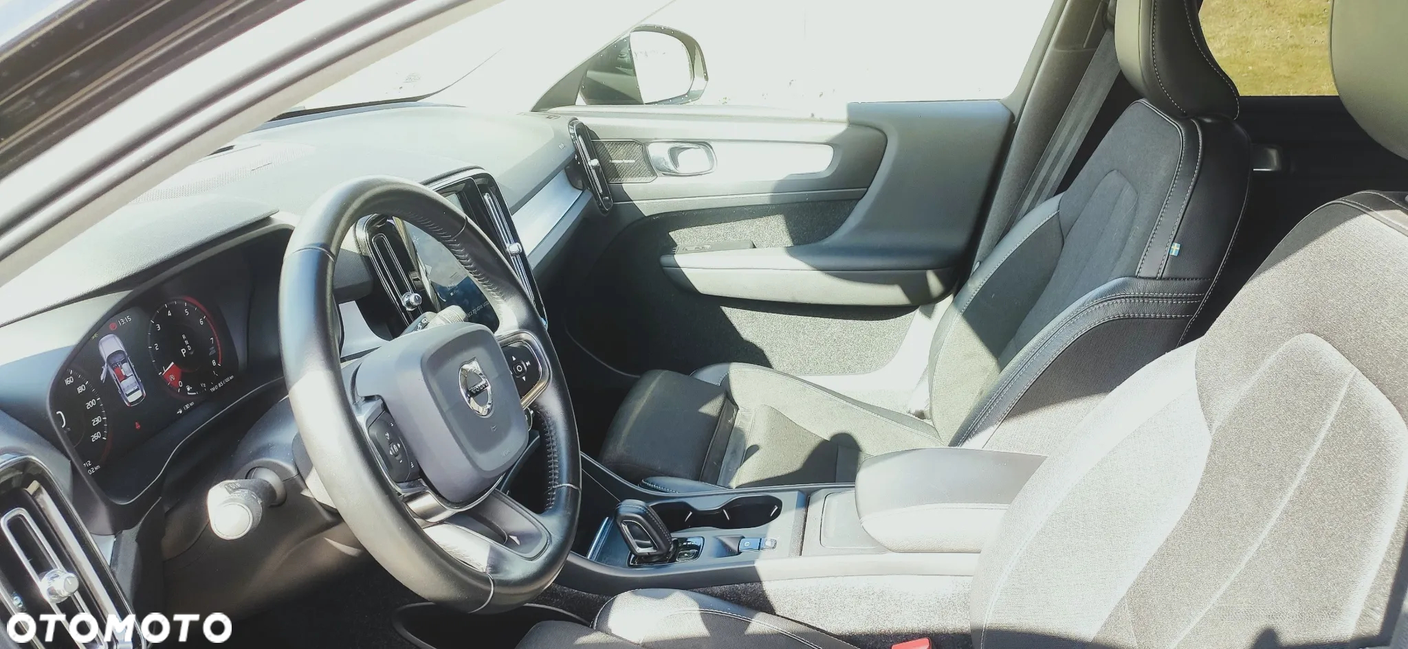 Volvo XC 40 T3 Momentum Pro - 17