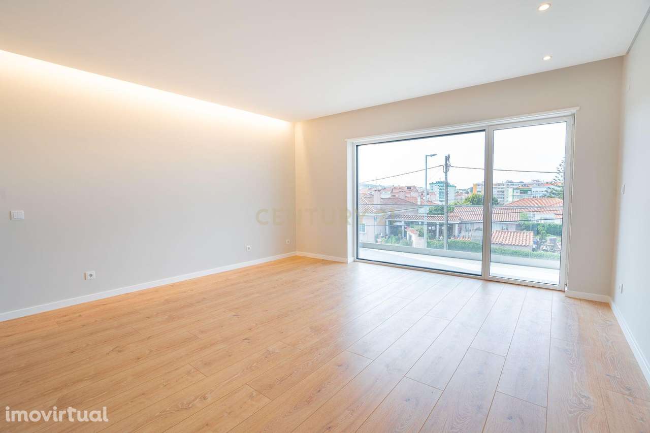 Moradia T4 com 3 Suites - Grande imagem: 5/35