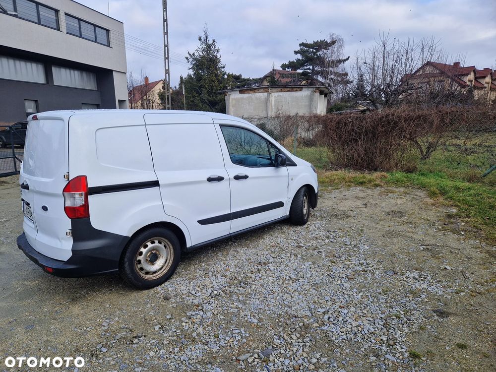 Ford Transit Courier - 3