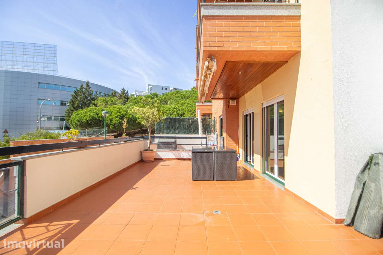 Apartamento T2+1 com terraço - Grande imagem: 2/31