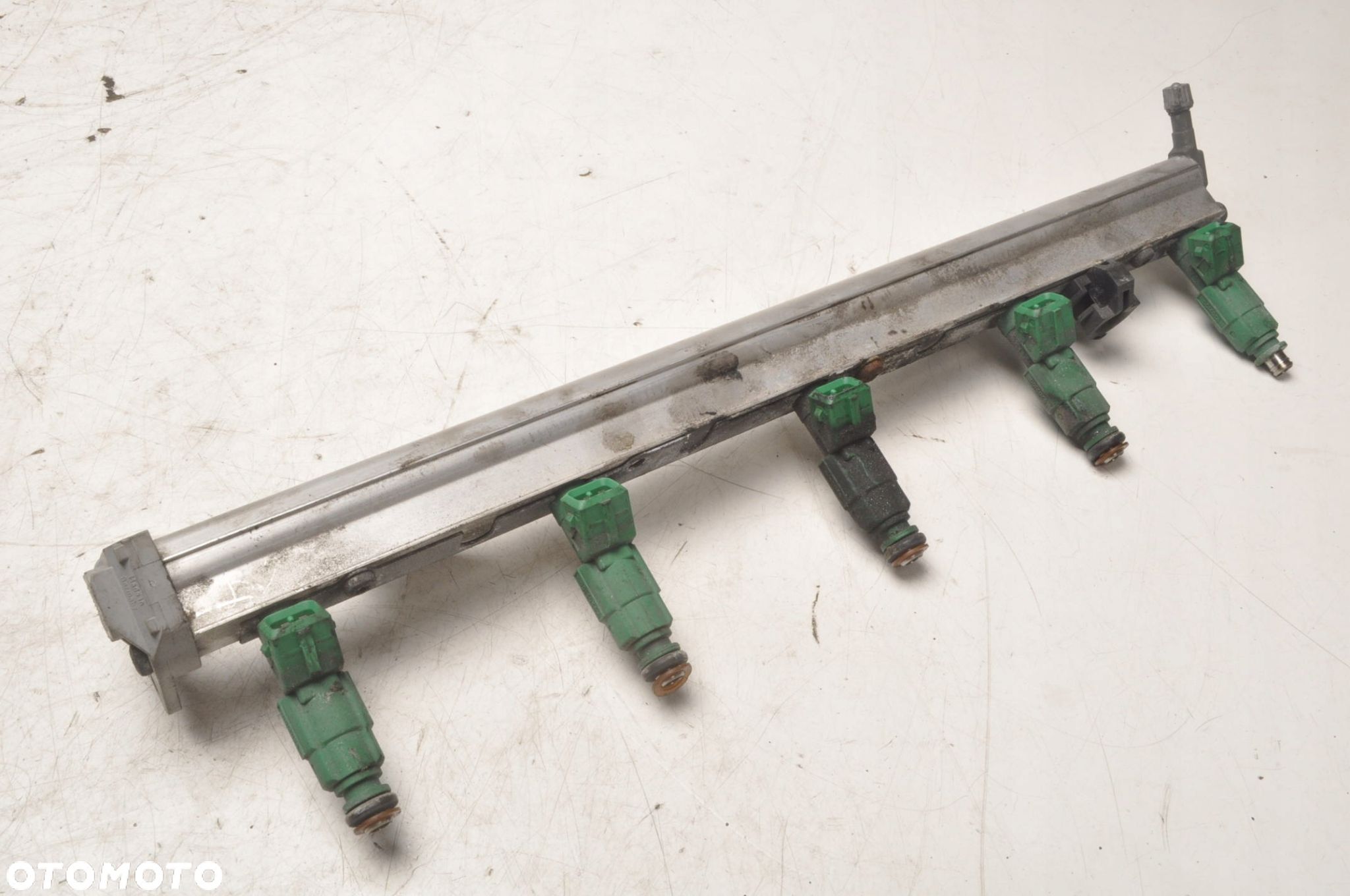 VOLVO V70 II 2.4 T5 LISTWA WTRYSKOWA 0280155968 - 1