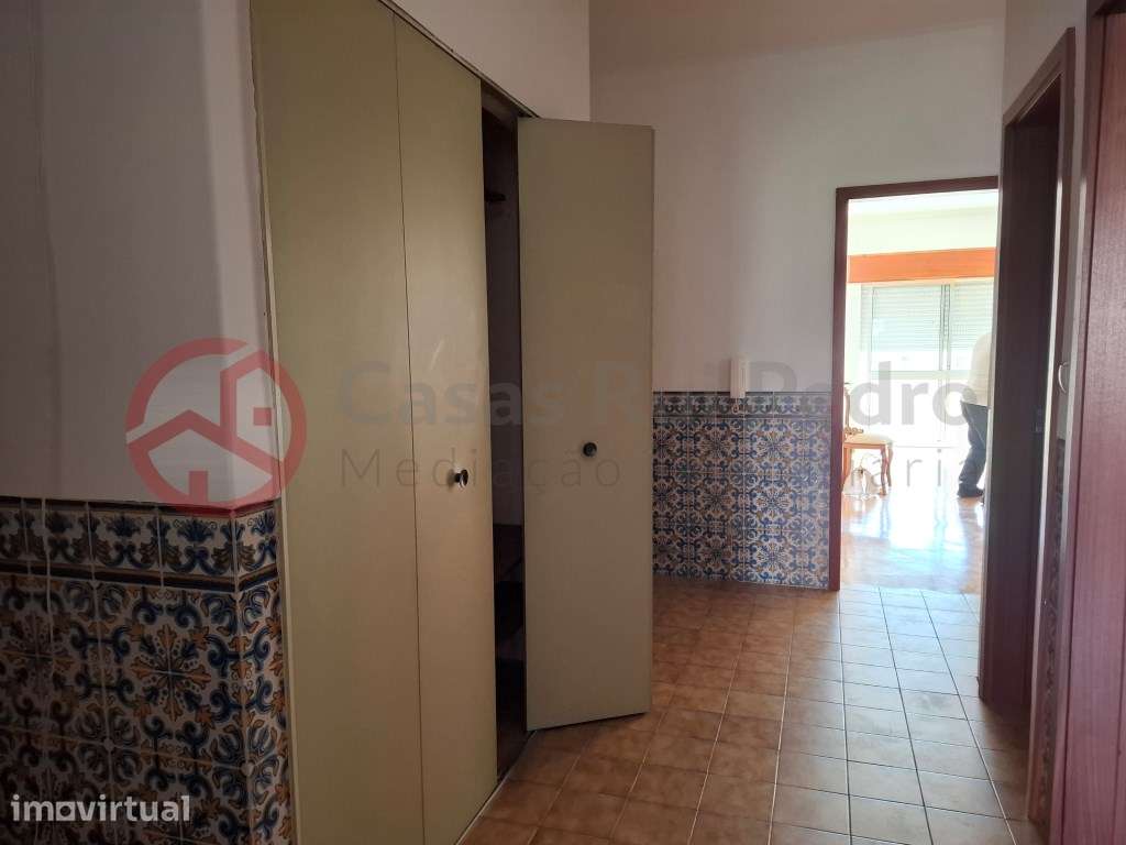 Apartamento T2 para arrendamento na Rua Francisco Andrade, Almada - Grande imagem: 4/13
