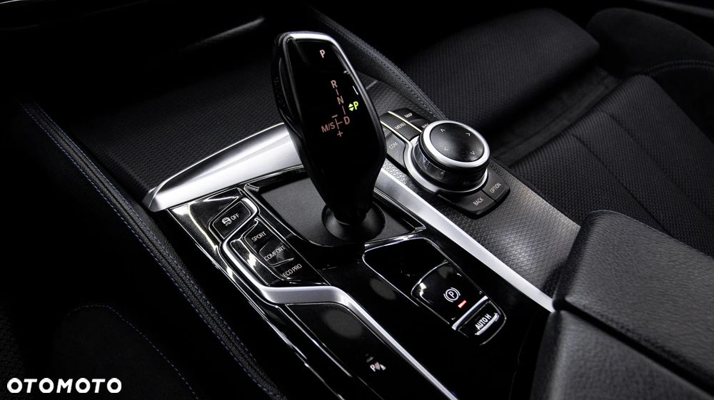 BMW Seria 5 520d xDrive M Sport sport - 26