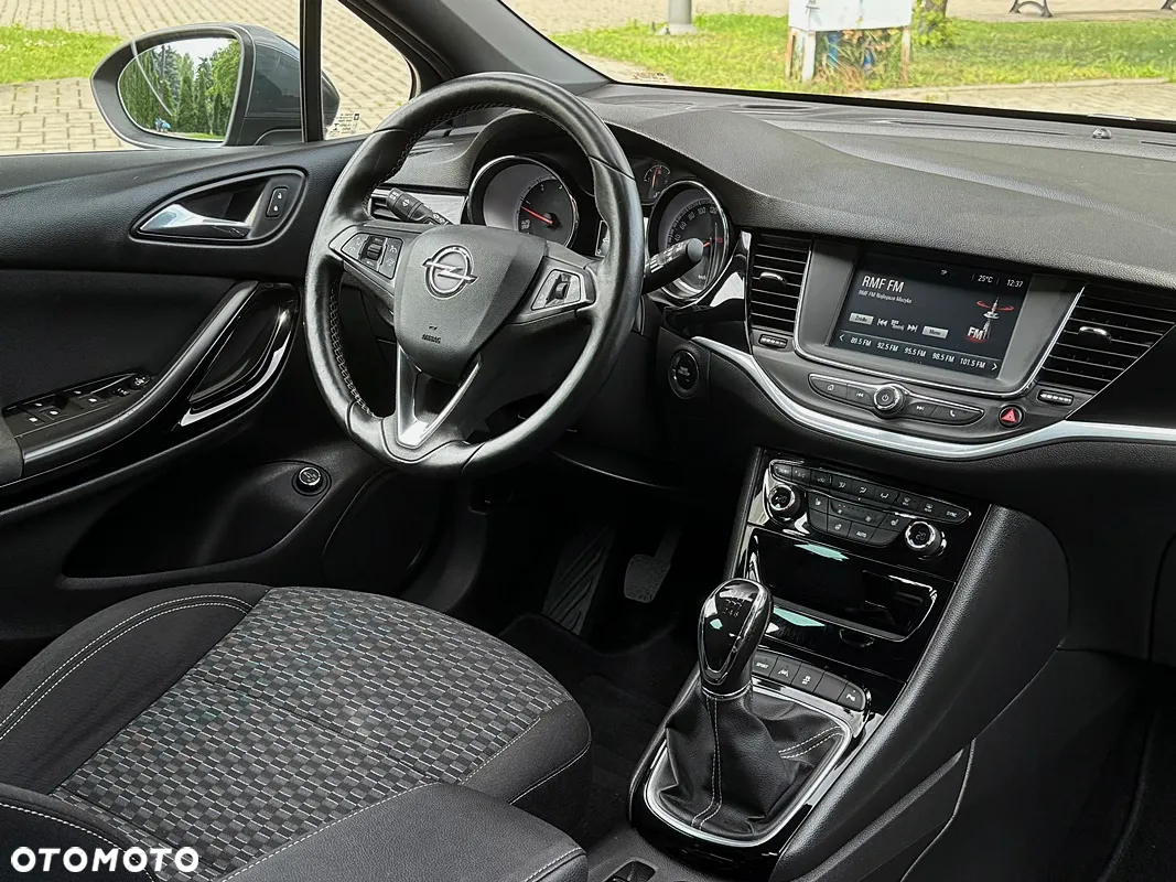 Opel Astra IV 1.6 CDTI Cosmo - 15