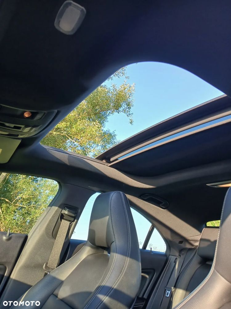 Mercedes-Benz CLA 250 7G-DCT - 24