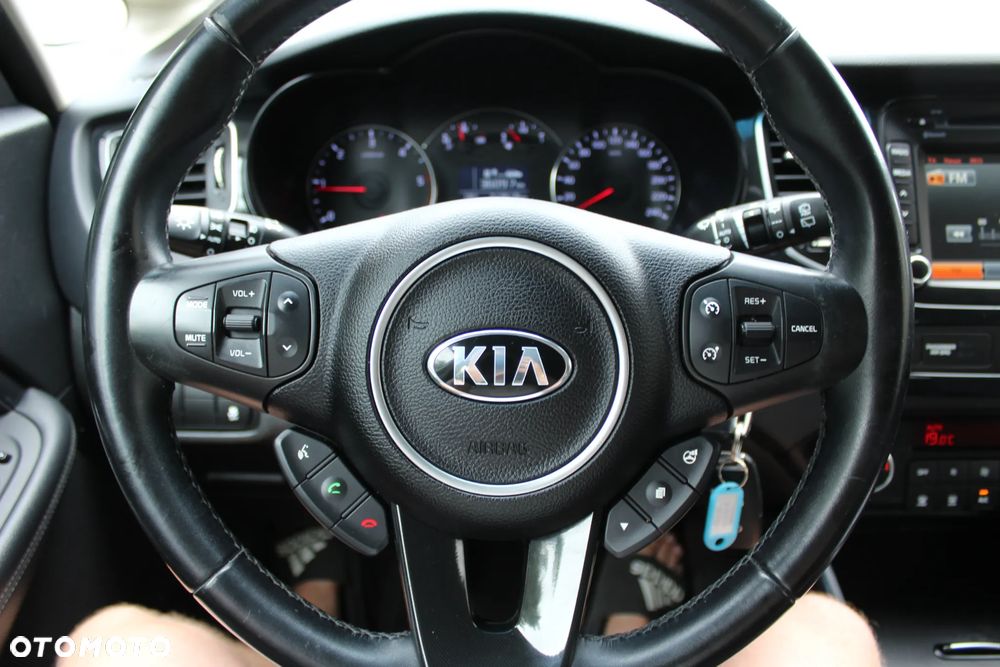 Kia Carens 1.7 CRDi 115 Dream-Team Edition - 36