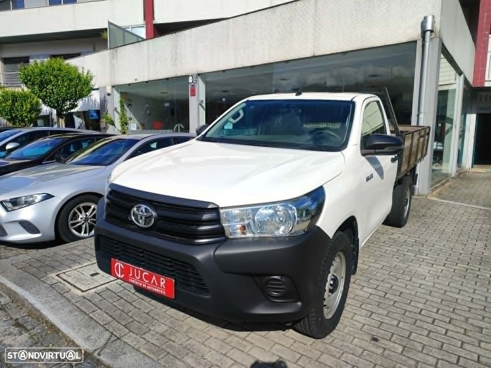 Toyota Hilux - 1