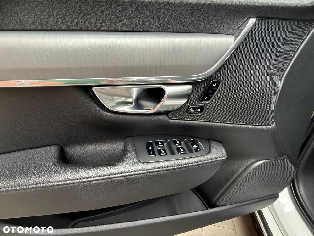 Volvo S90 D4 Momentum - 35