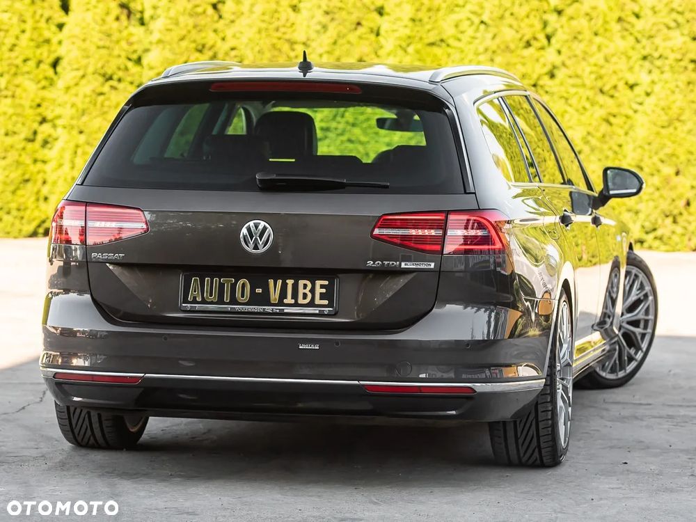 Volkswagen Passat Variant 2.0 TDI SCR DSG Highline - 12
